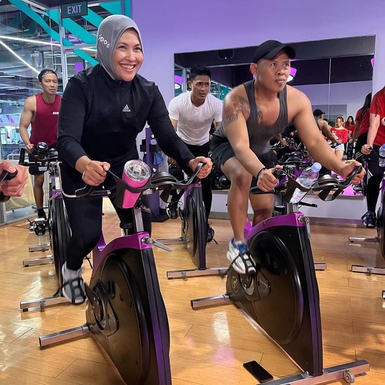 Celebrity Fitness Indoor Cycling