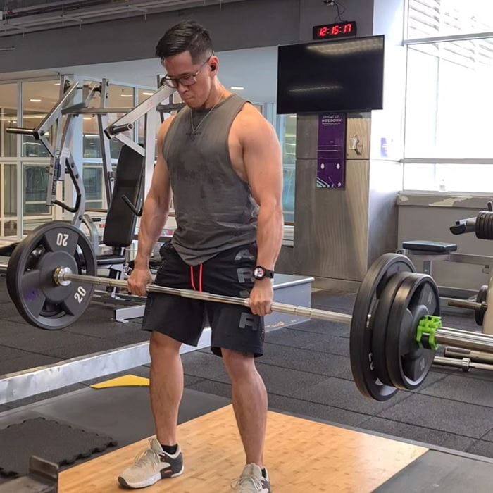 celebrityfitness-malaysia-deadlift