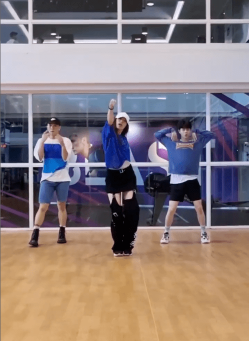 celebrity fitness dance class